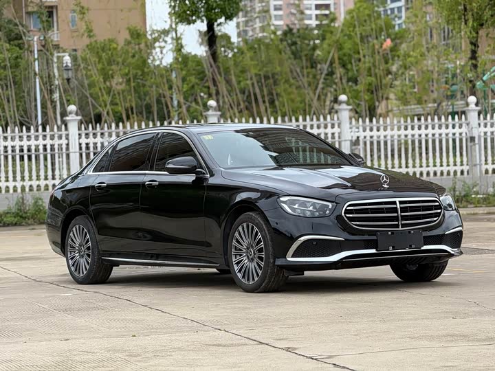 Фото 6 - Mercedes-Benz E-Class