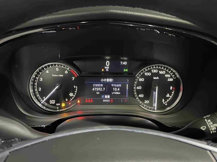 Фото 11 - Cadillac XT5