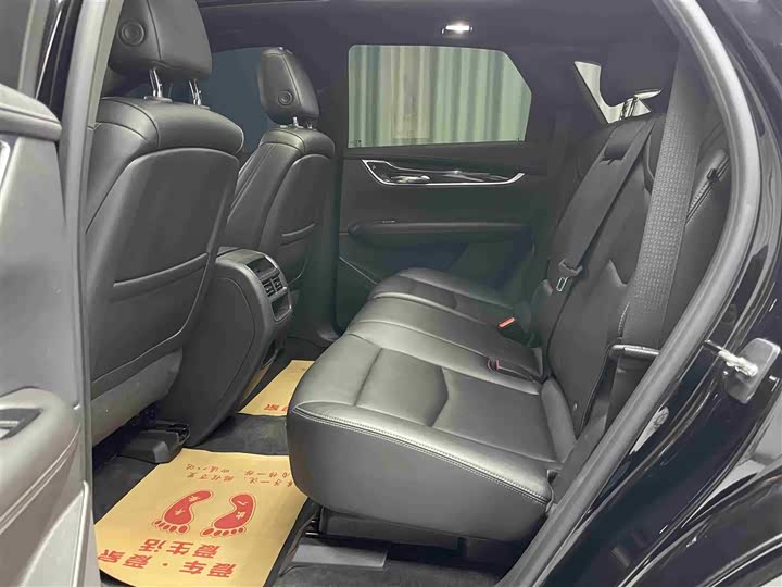 Фото 12 - Cadillac XT5