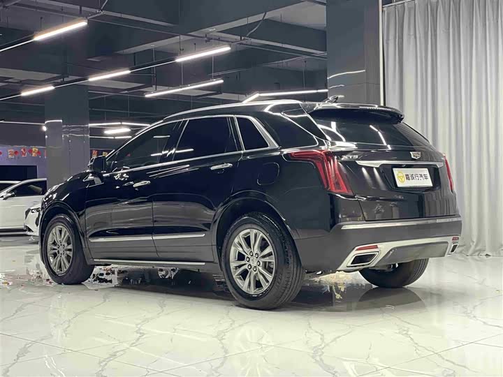 Фото 13 - Cadillac XT5