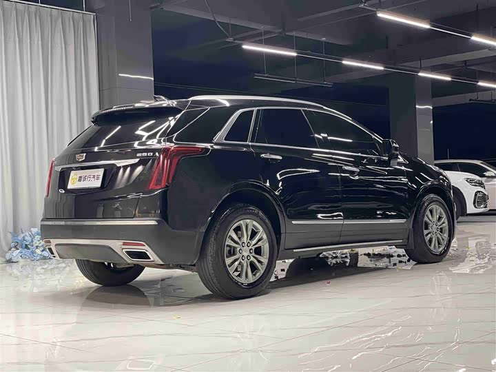 Фото 15 - Cadillac XT5