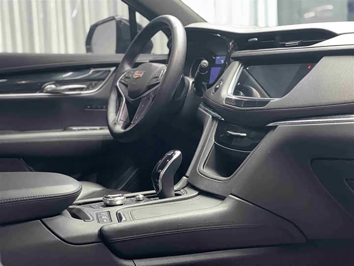 Фото 5 - Cadillac XT5