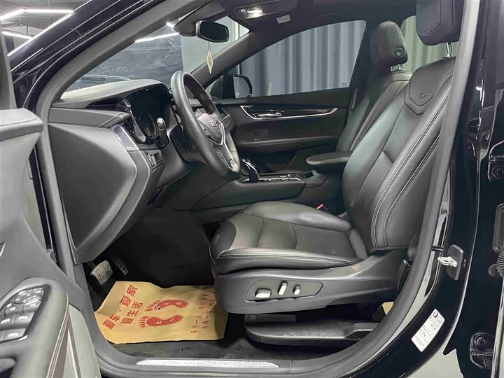 Фото 7 - Cadillac XT5