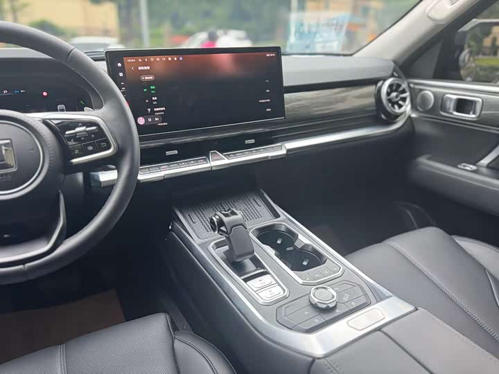 Фото 13 - Tank 400 Hybrid