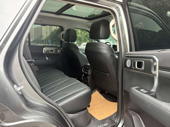 Фото 14 - Tank 400 Hybrid