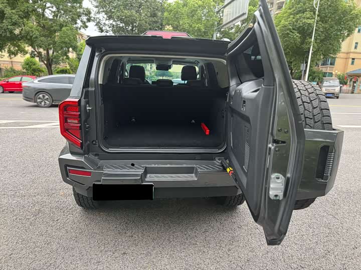 Фото 19 - Tank 400 Hybrid