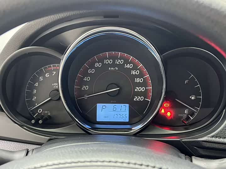 Фото 13 - Toyota Vios