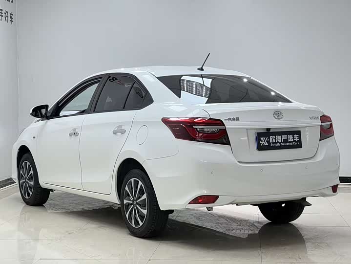 Фото 4 - Toyota Vios