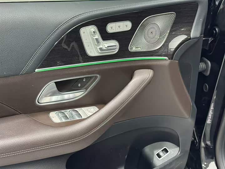 Фото 11 - Mercedes-Benz GLS-Class