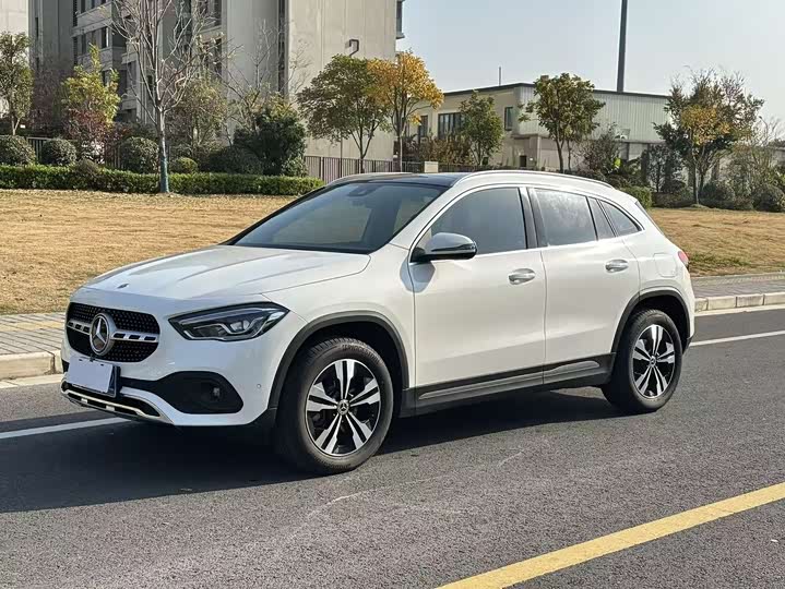 Фото 1 - Mercedes-Benz GLA-Class