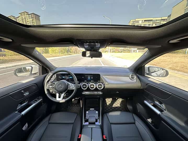 Фото 14 - Mercedes-Benz GLA-Class