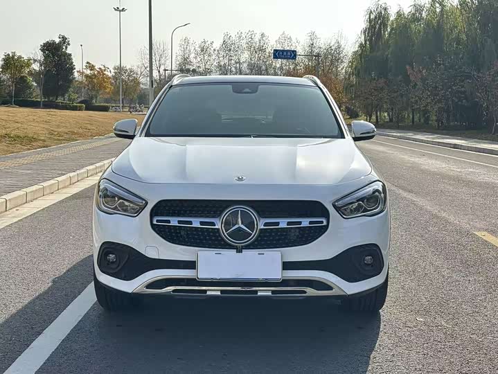 Фото 3 - Mercedes-Benz GLA-Class