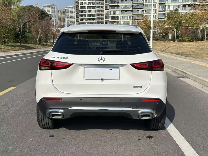 Фото 4 - Mercedes-Benz GLA-Class