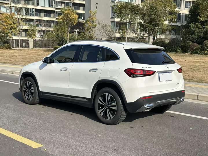 Фото 5 - Mercedes-Benz GLA-Class