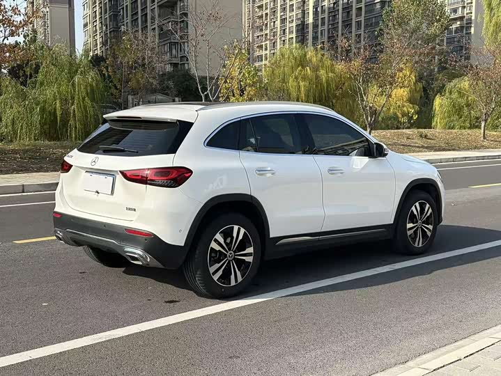 Фото 6 - Mercedes-Benz GLA-Class