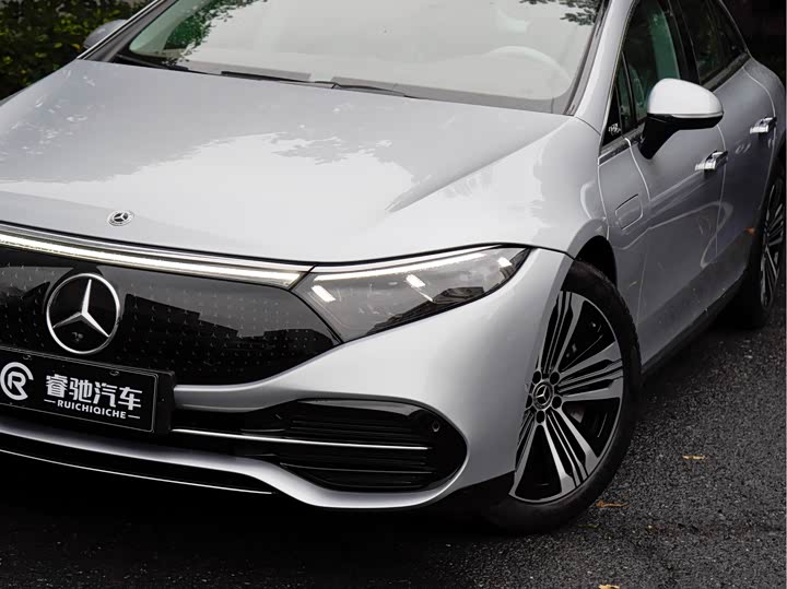 Фото 10 - Mercedes-Benz EQS