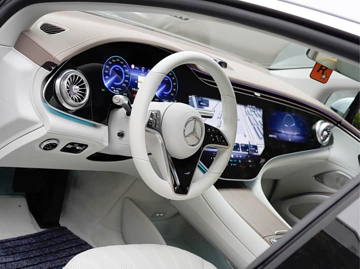 Фото 13 - Mercedes-Benz EQS