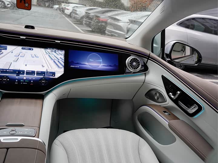 Фото 17 - Mercedes-Benz EQS