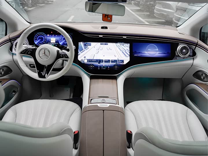 Фото 18 - Mercedes-Benz EQS