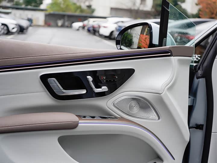 Фото 21 - Mercedes-Benz EQS