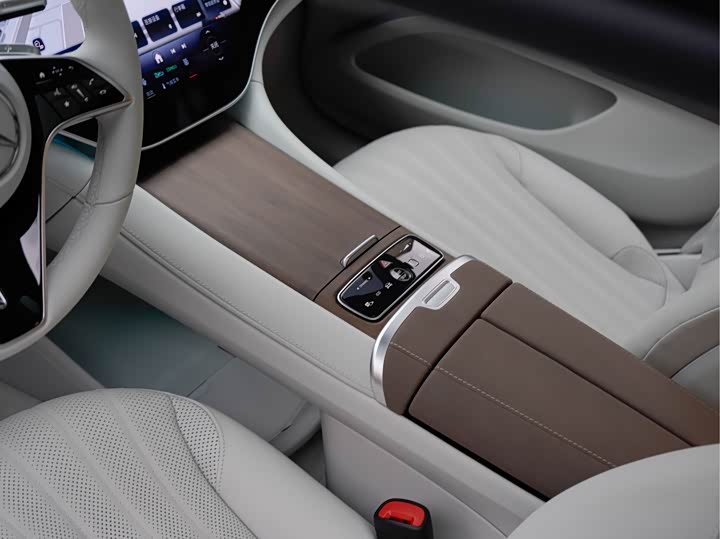 Фото 22 - Mercedes-Benz EQS