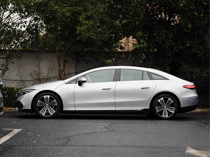 Фото 4 - Mercedes-Benz EQS