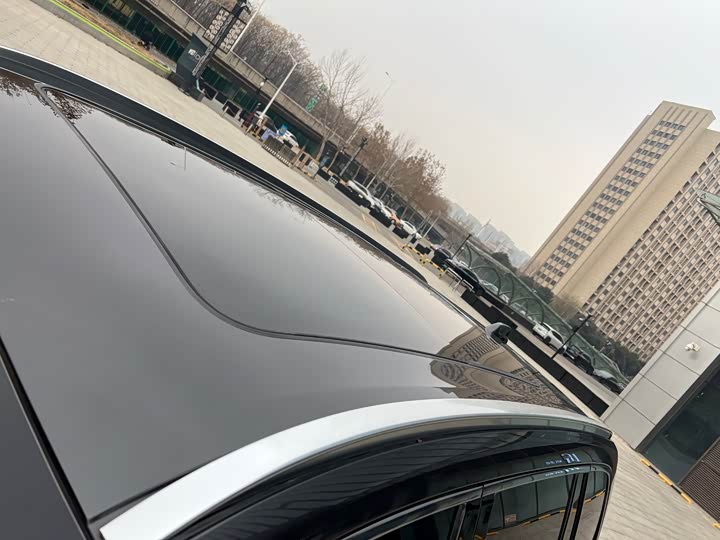 Фото 10 - LiXiang One