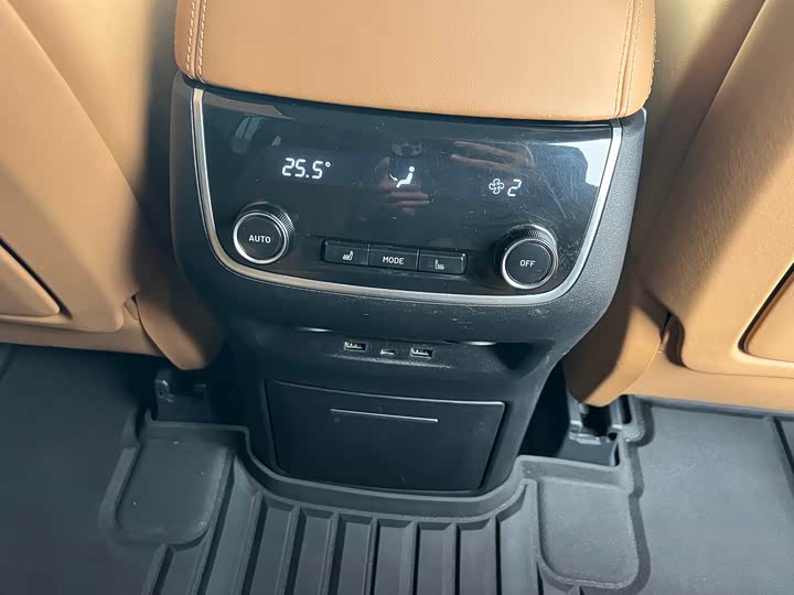 Фото 19 - LiXiang One