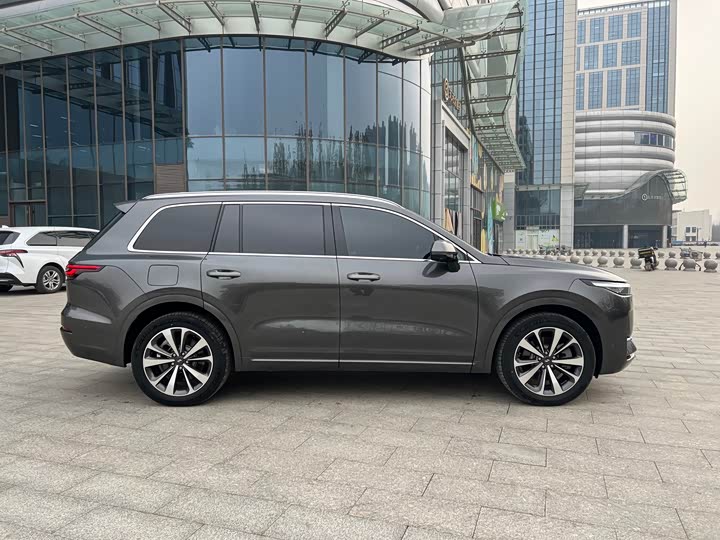 Фото 4 - LiXiang One