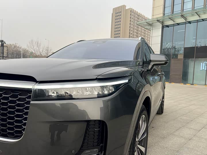 Фото 9 - LiXiang One