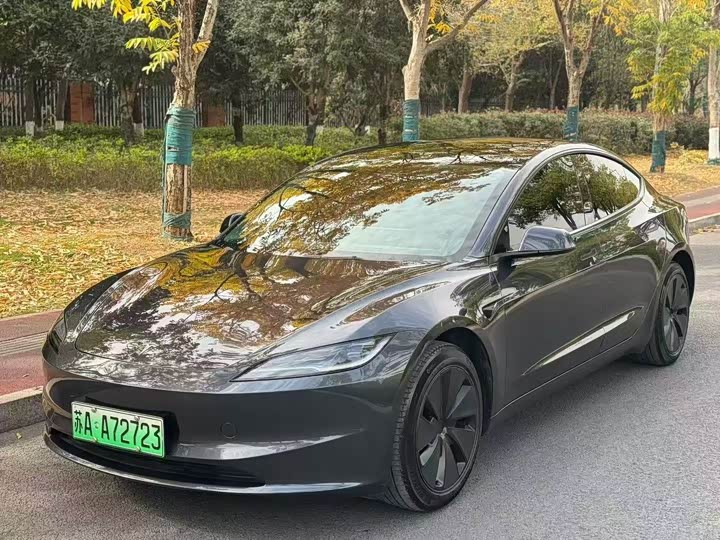 Фото 1 - Tesla Model 3