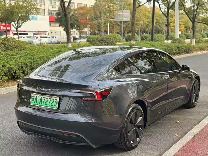 Фото 5 - Tesla Model 3