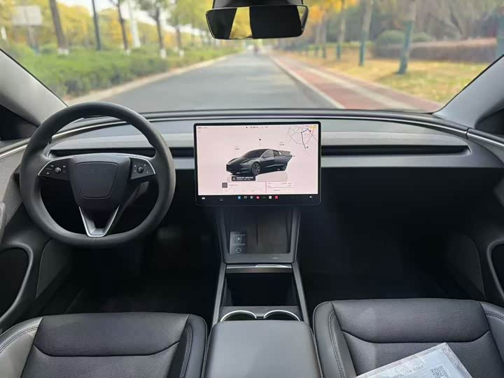 Фото 7 - Tesla Model 3