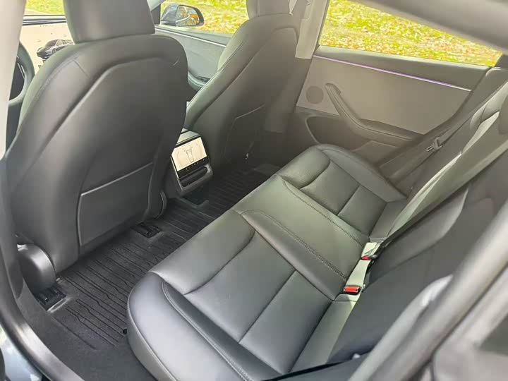 Фото 8 - Tesla Model 3