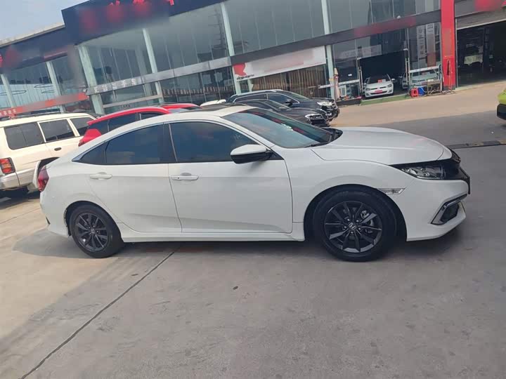 Фото 4 - Honda Civic