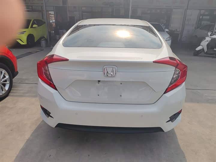 Фото 6 - Honda Civic