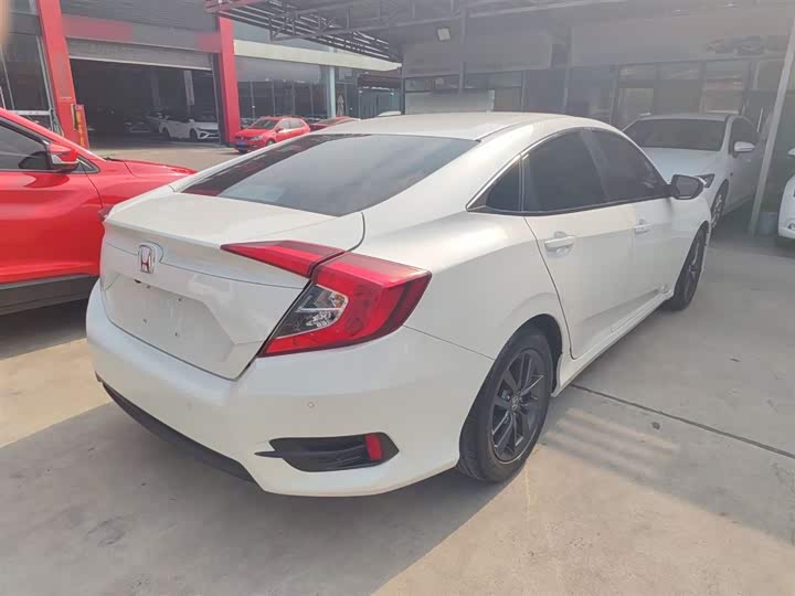 Фото 7 - Honda Civic