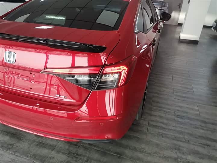 Фото 8 - Honda Civic