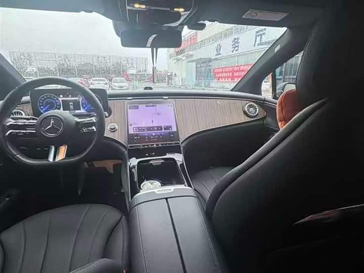 Фото 9 - Mercedes-Benz EQE