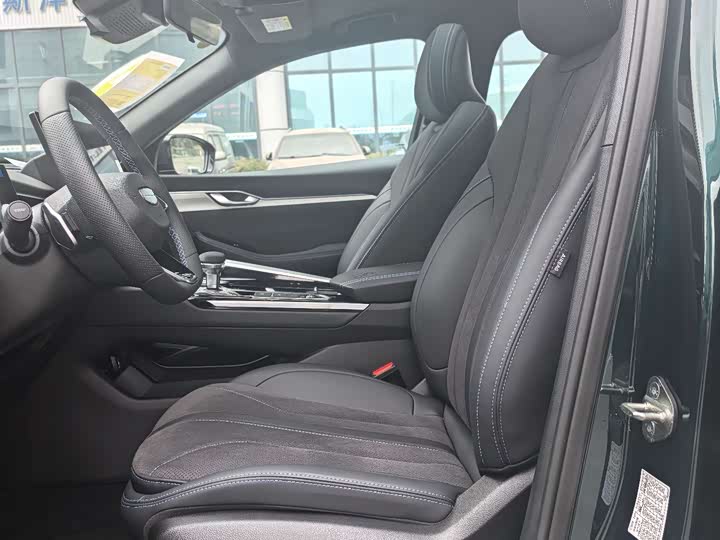 Photo 4 - Geely Preface