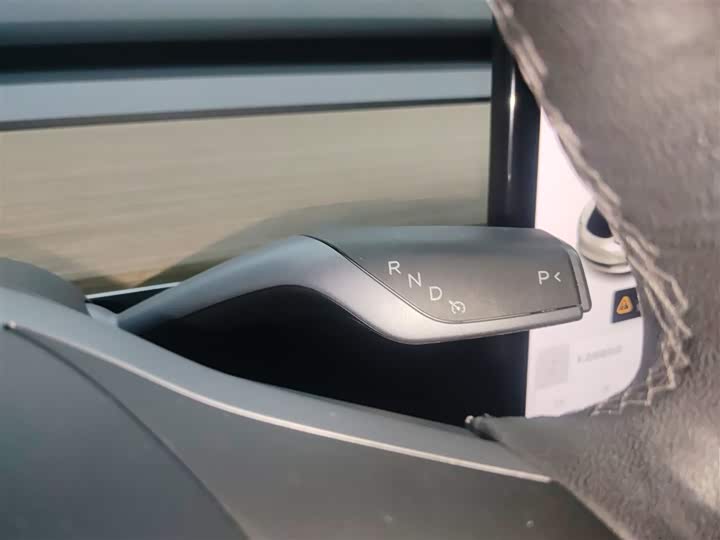 Фото 14 - Tesla Model 3