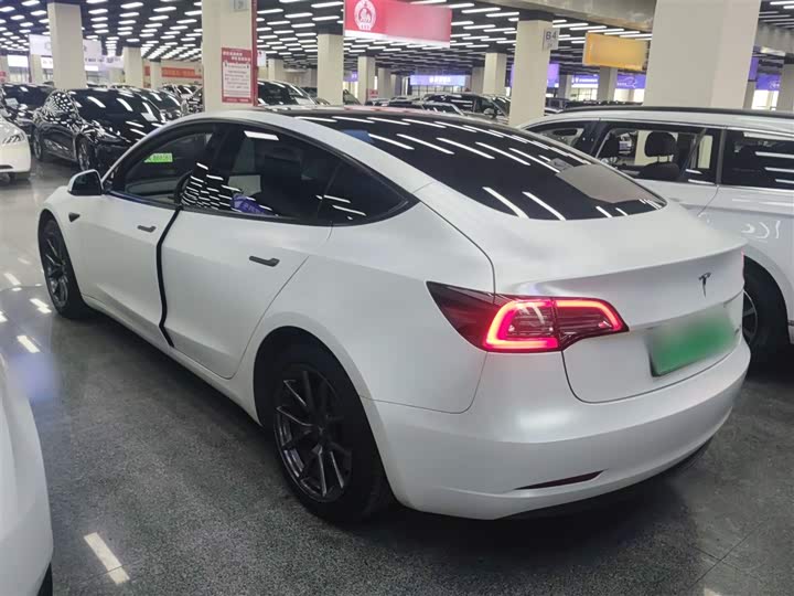 Фото 5 - Tesla Model 3