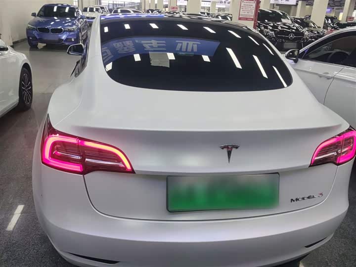 Фото 6 - Tesla Model 3