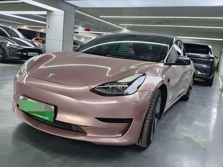 Фото 1 - Tesla Model 3