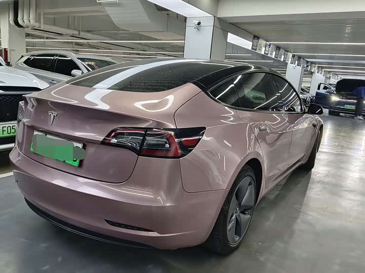 Фото 11 - Tesla Model 3