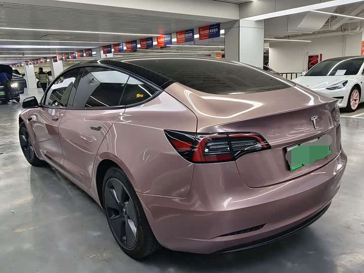 Фото 9 - Tesla Model 3