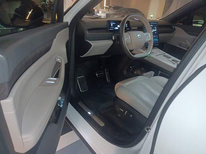 Фото 14 - Nio ES8