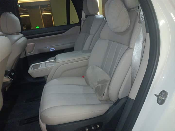 Фото 15 - Nio ES8