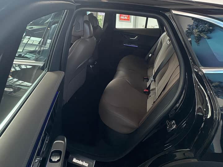 Фото 11 - Mercedes-Benz EQE SUV