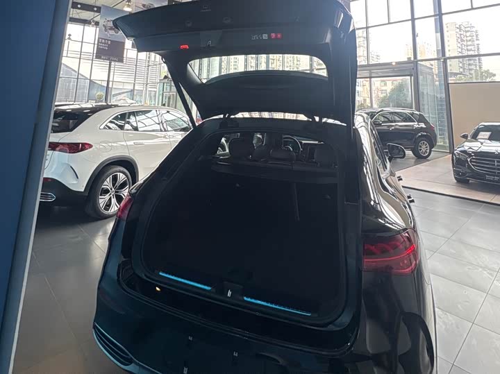 Фото 14 - Mercedes-Benz EQE SUV